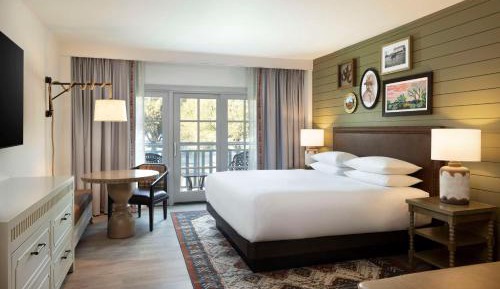 King Room with Balcony