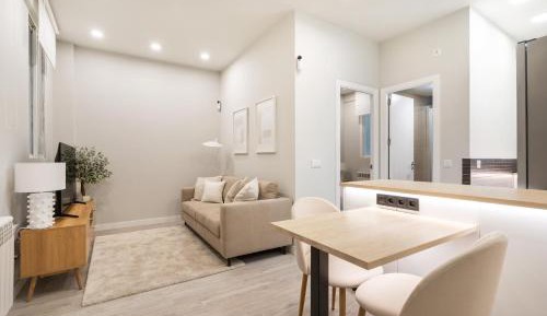 One-Bedroom Deluxe Apartment