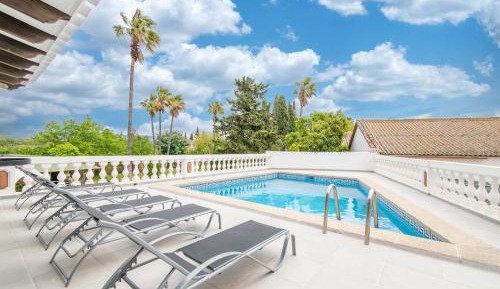 Villa with Garden View