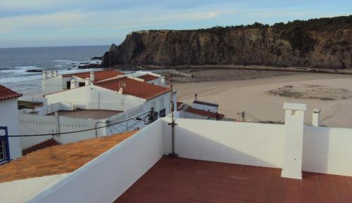 One-Bedroom Apartment with Sea View