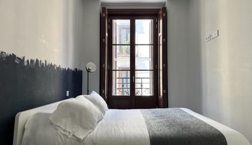 Studio Apartment with Balcony VI