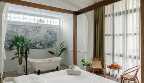 King Room with Spa Bath