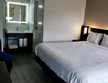 King Room - Non-Smoking