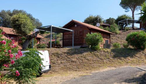 One Double Room, One Child Room Chalet 