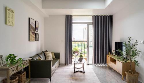 Single Room with Shared Bathroom