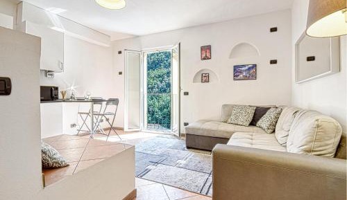 One-Bedroom Holiday Home