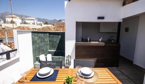 Deluxe One-Bedroom Apartment with City View