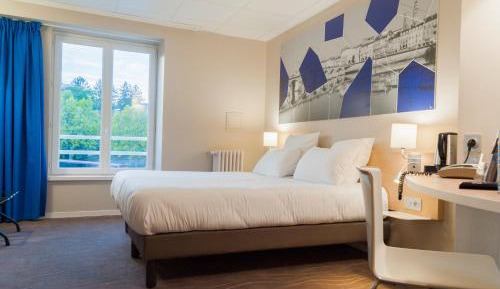 Comfort Room with One Double Bed