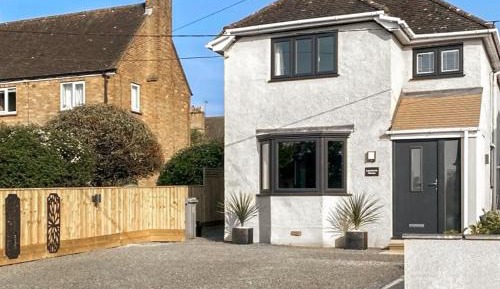Three-Bedroom Holiday Home 