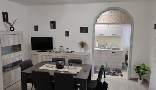 One-Bedroom Apartment with Balcony