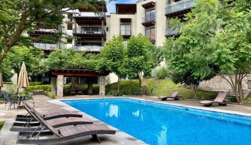 Three-Bedroom Apartment with Balcony