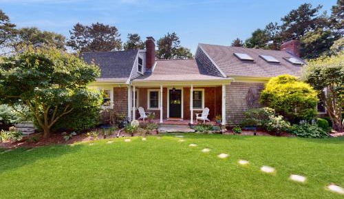 Five Bedroom Holiday Home