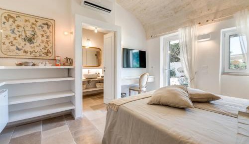 Superior Double Room with Garden and Pool View