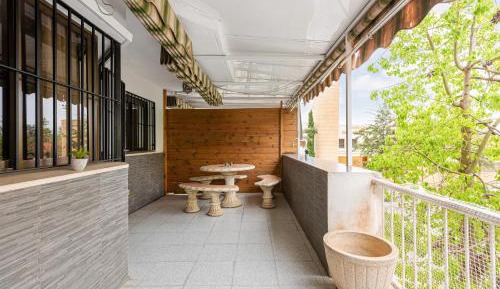 Superior One-Bedroom Apartment