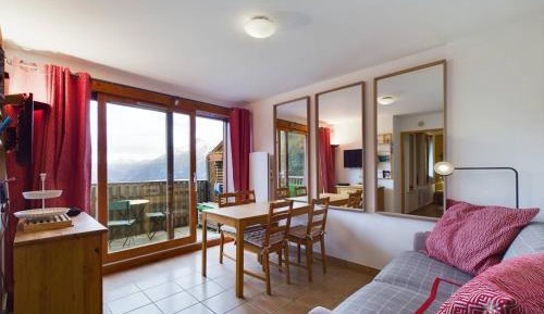 Apartment (6 Adults)