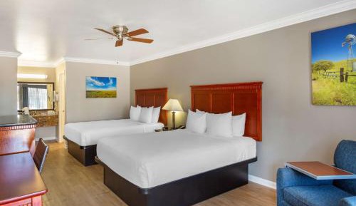 Queen Room with Two Queen Beds - Non Smoking