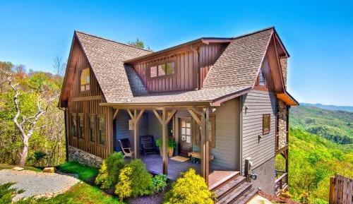 Four-Bedroom Holiday Home
