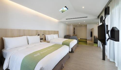 Deluxe Suite