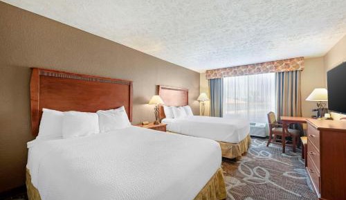 Queen Room with Two Queen Beds - Non-Smoking