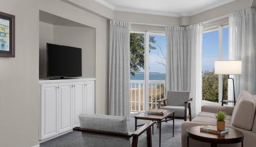 Two-Bedroom Villa with Courtyard View and Balcony