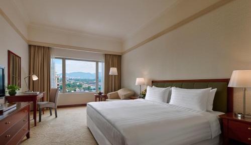 Superior King Room (City View) 