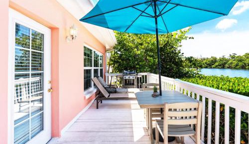 Bungalow - Water Front 