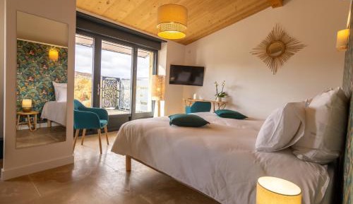 Deluxe King Room