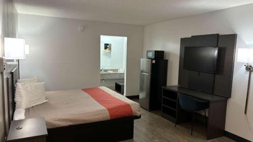 Queen Room - Disability Access - Roll in Shower