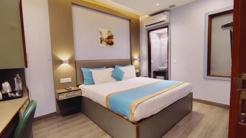 King Suite with Balcony