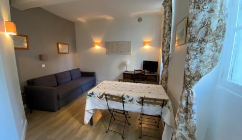 Superior One-Bedroom Apartment