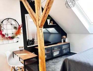 Standard Double Room with Shared Bathroom