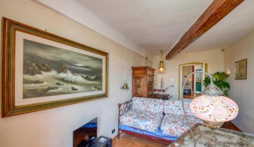 One-Bedroom Holiday Home