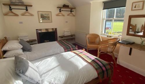 Twin Room with Private Bathroom