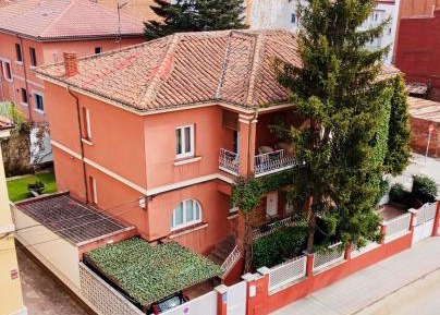 Three-Bedroom Townhouse