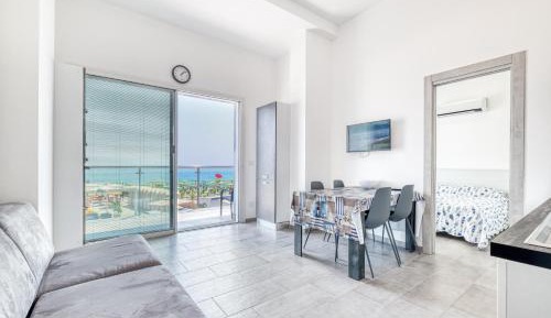 Apartment with Balcony and Sea View 1