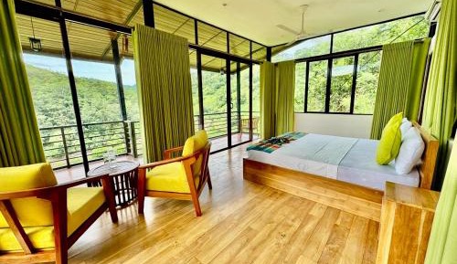 King Room with Lake View with Free nature walk and 10% off F&B and Spa