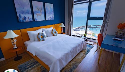 Deluxe One-Bedroom Apartment with Ocean View