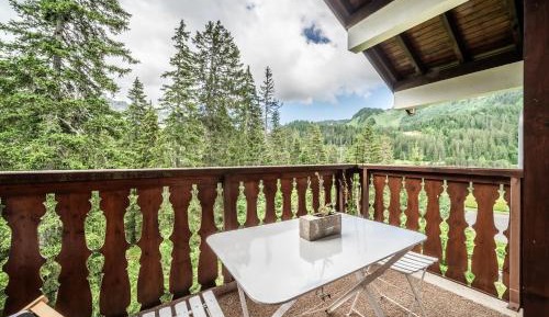 Superior One-Bedroom Apartment with Balcony