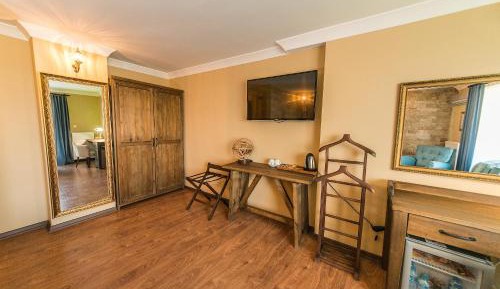 Junior Suite with Balcony