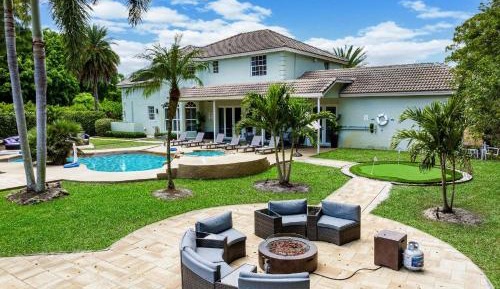 Eight-Bedroom Villa