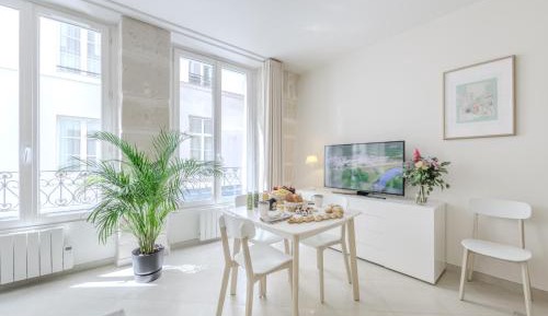 One-Bedroom Apartment with Balcony