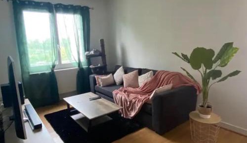 One-Bedroom Apartment - Non-Smoking