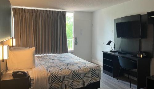 King Room - Non-Smoking