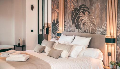 Suite with Mountain View