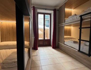 Quadruple Room with Private Bathroom