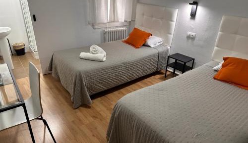 Twin Room with Private Bathroom