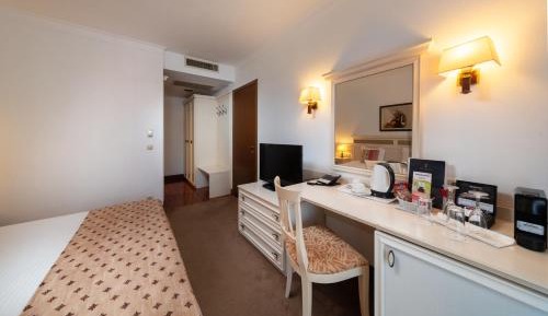 Double or Twin Room - Free Beach Access