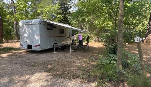 Terrain nu pour camping car (2 personnes) sans lit
