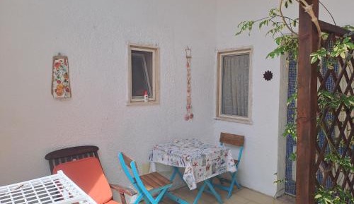 Studio (2 Adults)