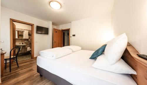 Double or Twin Room with Terrace